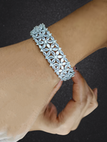 Load image into Gallery viewer, Diamond Daisy Bracelet