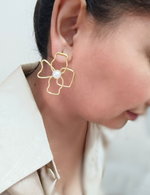 Load image into Gallery viewer, BAHAAR EARRINGS