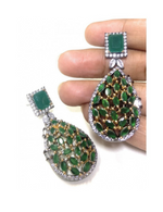Load image into Gallery viewer, LUSH DROP EARRINGS