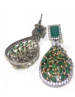 Load image into Gallery viewer, LUSH DROP EARRINGS