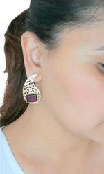 Load image into Gallery viewer, MANKA RED EARRINGS