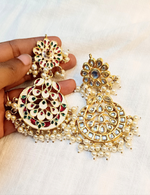 Load image into Gallery viewer, GOLDEN KUNDAN CHANDBALI