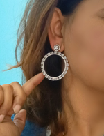 Load image into Gallery viewer, TIARA HOOP EARRINGS