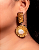 Load image into Gallery viewer, Mauktika Earrings