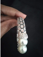 Load image into Gallery viewer, Sarpa Pearl Bracelet

