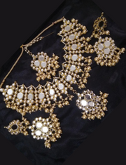 SWARNA CHOKER